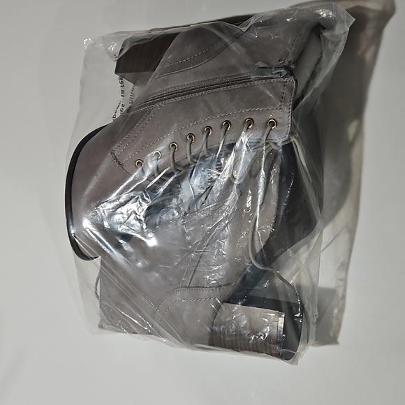 Journee Collection Baylor Bootie. Sz 9 Nwot. - Picture 7 of 7